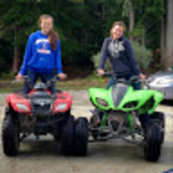 Meet your Posher, Julie - Picture 1 of 1